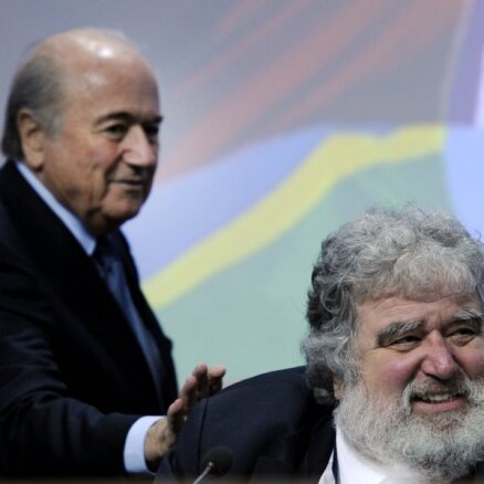 FIFA krīze: bijušais izpildkomitejas biedrs atzīst, ka ņēmis kukuļus