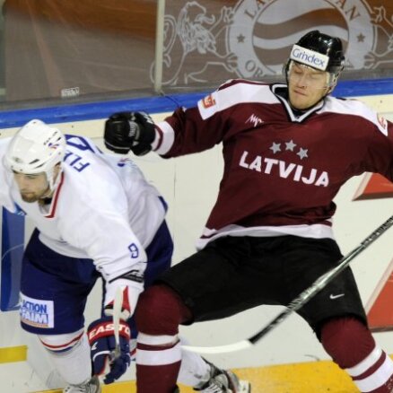 Fotoreportāža: Latvijas un Francijas hokejistu otrā cīņa