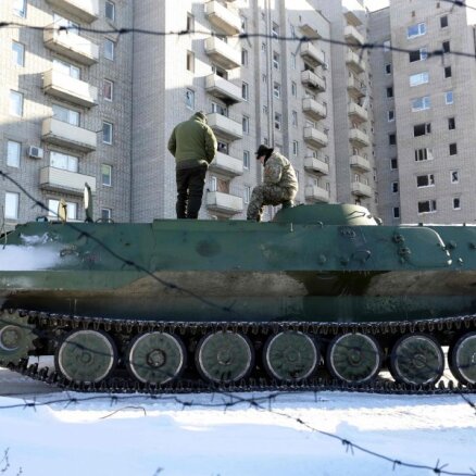 Бои под Донецком: есть жертвы с обеих сторон, население эвакуируют