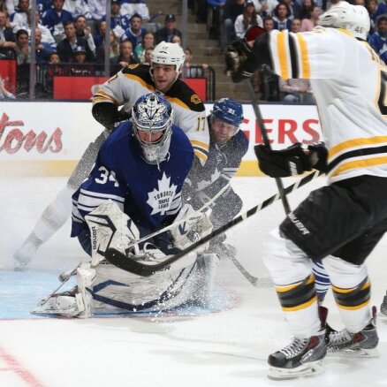 Daugaviņa 'Bruins' izcīna trešo uzvaru pār 'Maple Leafs'