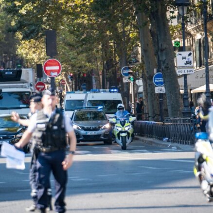 Francijā sākas tiesas prāva pret Parīzes teroraktos apsūdzētajiem