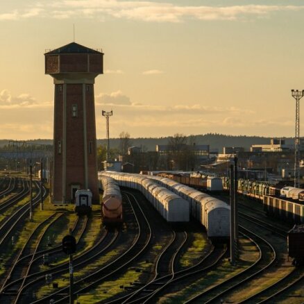 Lietuvas valsts dzelzceļa kompānija noraida trīs Baltkrievijas uzņēmumu lūgumus pārvadāt kālija mēslojumu