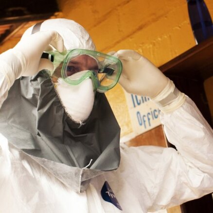 Aizdomās par Ebolas vīrusu Krievijā hospitalizēti divi studenti