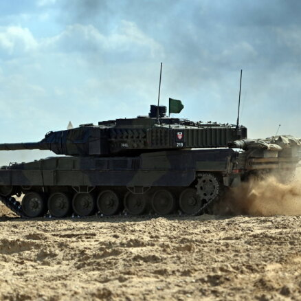 "Леопарды", "Абрамсы" и "Челленджеры": достоинства и недостатки танков, которые получит Украина