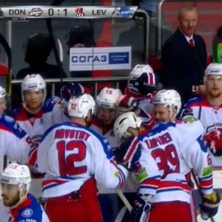 Prāgas 'Lev' kļūst par 'Lokomotiv' pretiniekiem KHL Rietumu konferences finālā