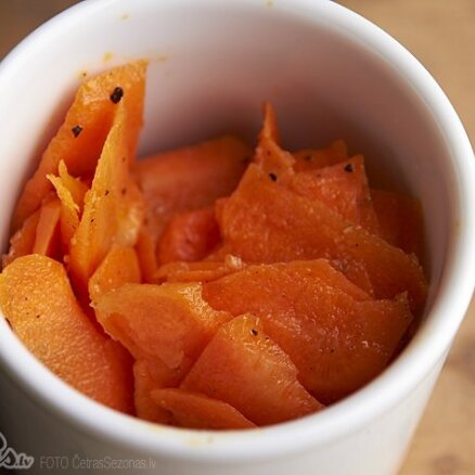 Рецепт морковного салата с имбирной заправкой