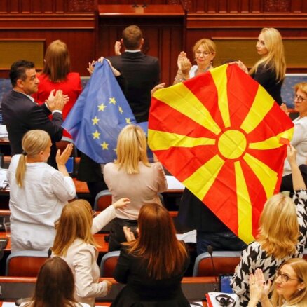 Bulgārija un Ziemeļmaķedonija paraksta protokolu, kas ļaus sākt Skopjes sarunas par iestāšanos ES