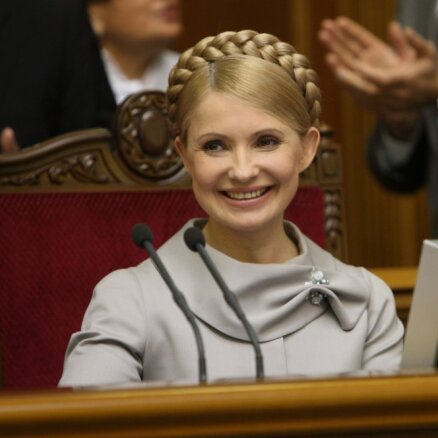 Ukrainas ekspremjere Timošenko  atkal izraidīta no tiesas zāles