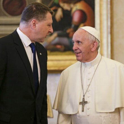 Foto: Vējonis ticies ar pāvestu Francisku
