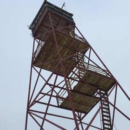 Teiču rezervātā atjaunots Siksalas skatu tornis