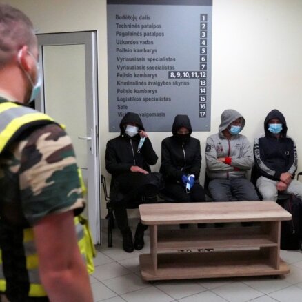 Zādzības, laupīšanas, miesas bojājumi – Lietuvas policija izmeklē noziegumus migrantu nometnēs