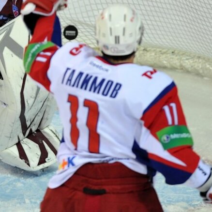 Vienīgā aviokatastrofā izdzīvojušā 'Lokomotiv ' hokejista Gaļimova stāvokli izdevies stabilizēt