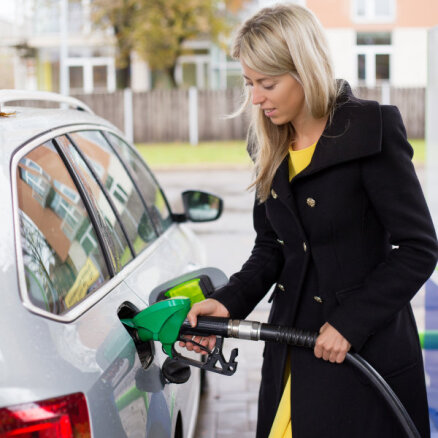 Opozīcija rosina iegrožot degvielas cenas pieaugumu, samazinot akcīzes nodokli