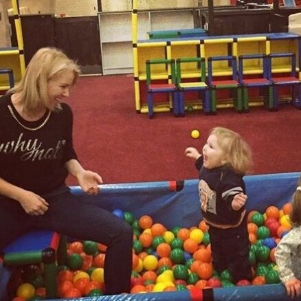 Latvijas šovbiznesa čaklākā mamma: Liene Greifāne