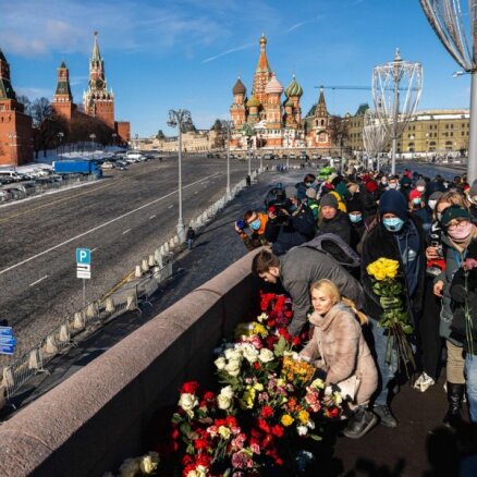 Foto: Krievijā norisinās Ņemcova piemiņas pasākumi