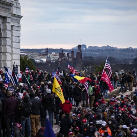 FIB brīdina par 'bruņotiem protestiem' ASV pirms Baidena inaugurācijas
