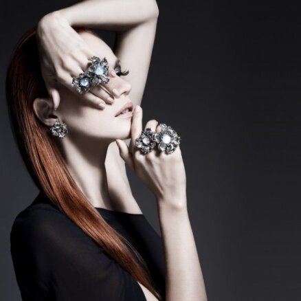 ФОТО: Серебряные украшения, которые носят короли, можно приобрести и в Риге