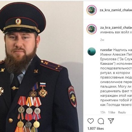Čečens Arsens saņēmis medaļas par karošanu Ukrainā un Lībijā, kur Maskava savu klātbūtni noliedz