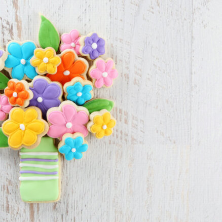 'Visi pavasara ziedi Tev!' – nosūti bez maksas Māmiņdienas kartīti
