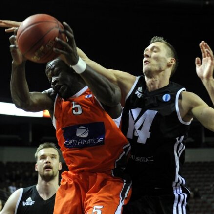 'VEF Rīga' basketbolisti savā laukumā nespēj pieveikt 'Sarthe Basket'