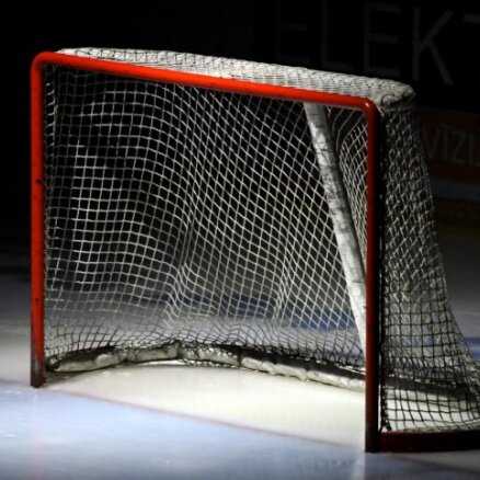 Čehijas un Dānijas hokeja  izlasēm uzvaras EHC spēlēs