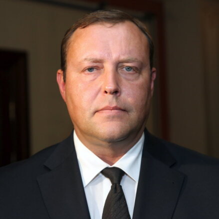 Глава МВД Козловскис за прошлый год заработал 31 000 евро