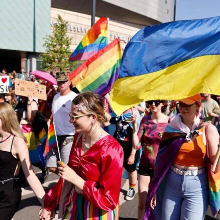 Ukrainā savāc parakstus petīcijai par viendzimuma pāru laulību legalizāciju