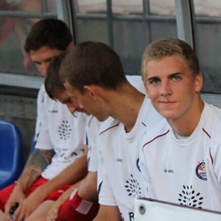 Latvijas U-21 izlases kandidātu sarakstā EČ kvalifikācijas spēlēm iekļauts arī 'Palermo' noskatītais Gutkovskis