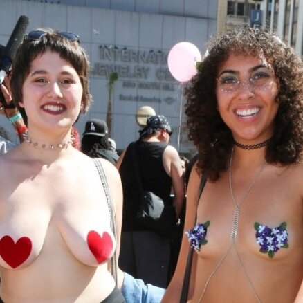 Foto: Losandželosā aizvadīts ikgadējais 'Padauzu gājiens'
