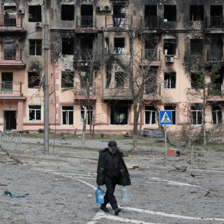 ANO: Krievijas spēku aplenktajās Ukrainas pilsētās cilvēkiem draud bada nāve