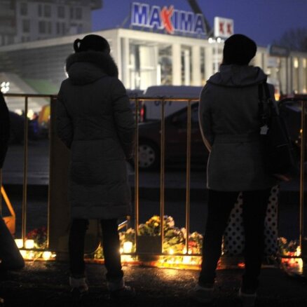 Tiesa Zolitūdes traģēdijas lietā pievieno dokumentus par 'Maxima Latvija' izmaksātajiem pabalstiem