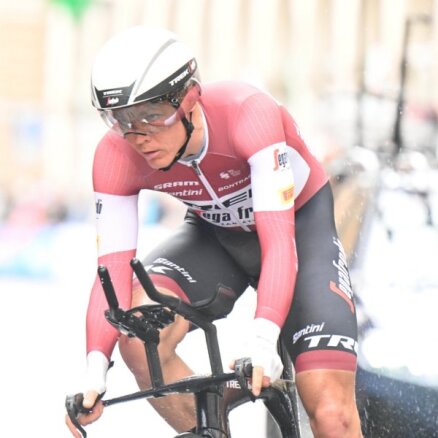 Skujiņš sensacionāli izcīna otro vietu 'Giro d'Italia' 12. posmā
