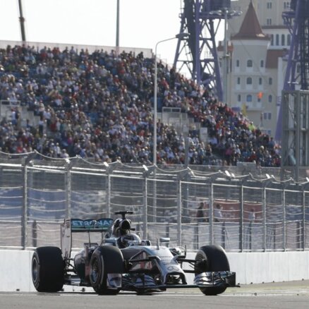 Формула-1: Хэмилтон выиграл первый в истории Гран-при России