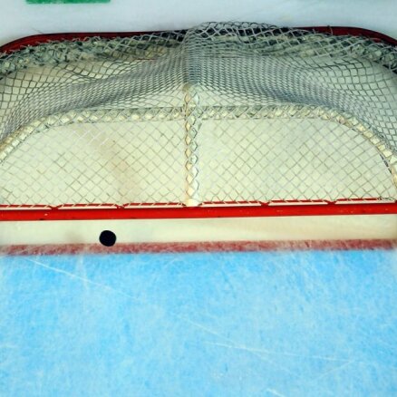 'Senators' bez Daugaviņa cieš zaudējumu NHL spēlē; AHL mačā 'Pahntoms' bez Bārtuļa uzvar