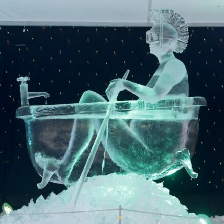 Saistībā ar Ledus skulptūru festivālu Jelgavā veidojas ievērojami sastrēgumi