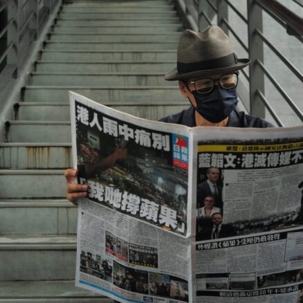 'Zelta brīvības pildspalva' apbalvojums piešķirts Honkongas žurnālistiem