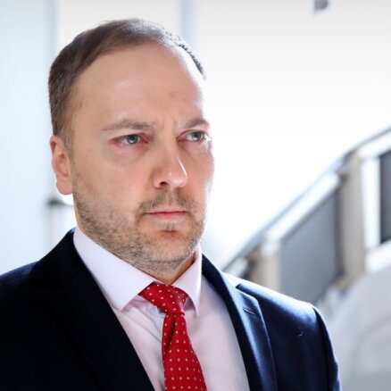 'Republikas' Republikāņu atzarā līdzpriekšsēdētāja Ģirģena atkāpšanās prasība atbalstu negūst