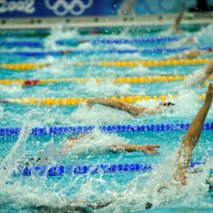 Latvijas peldētāji pasaules čempionātu noslēdz ar jaunu nacionālo rekordu 4x100 metru stafetē