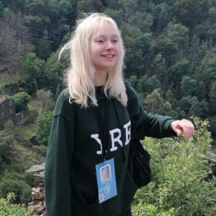 Jaunā vides reportiere Roze izkāpj no komforta zonas jauniešu misijā Portugālē