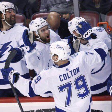 'Lightning' bez Balcera sastāvā piedzīvo zaudējumu NHL spēlē