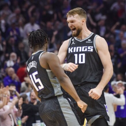 Sensacionālā 'Kings' vēlreiz uzvar čempioni 'Warriors', Sabonim 24 punkti