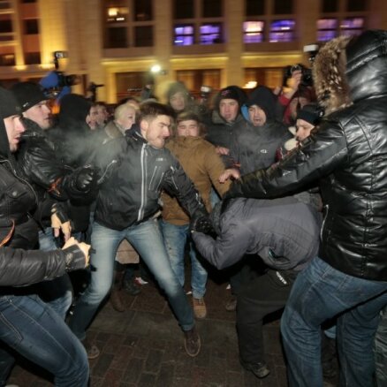 Maskavā Navaļnija atbalstam pulcējas tūkstošiem demonstrantu; policija aiztur desmitiem aktīvistu