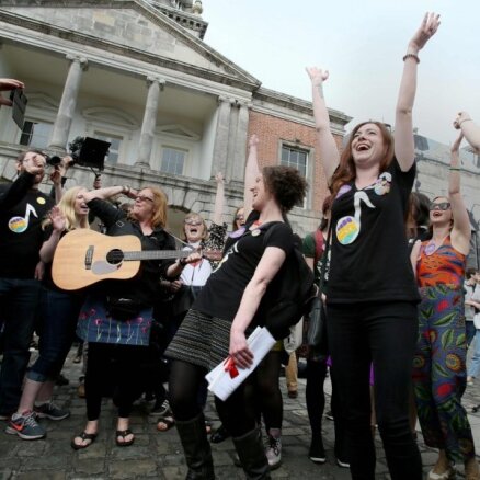 66% īru nobalsojuši par abortu legalizāciju