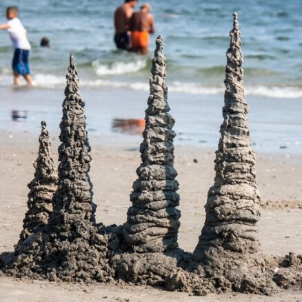 Vairākās Vācijas pludmalēs aizliegts celt smilšu pilis