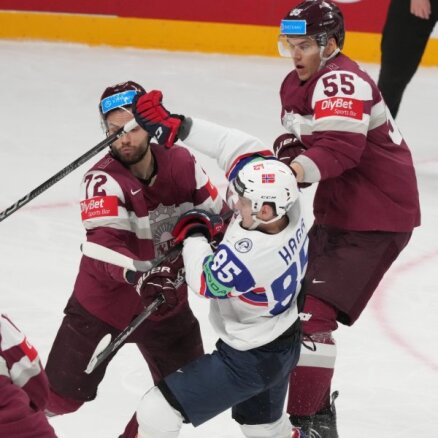 ФОТО, ВИДЕО. Как сборная Латвии двумя шайбами за 39 секунд выиграла у Норвегии