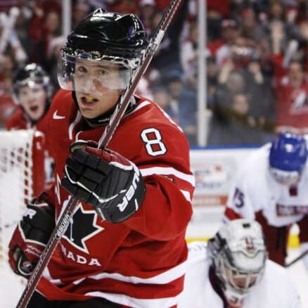Kanādas U -20  hokeja izlases vadošais uzbrucējs lauzis potīti