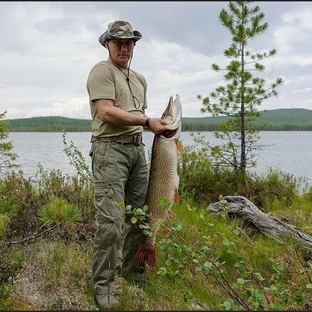 Putins izvilcis 21 kilogramu smagu līdaku