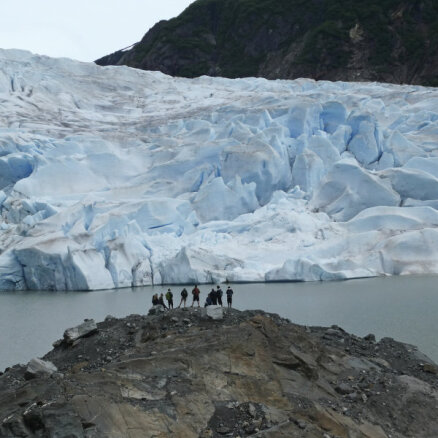 На Аляске тает знаменитый ледник. Куда денутся десятки тысяч туристов, которые приезжают на него смотреть?