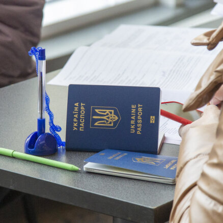 Samazinās Ukrainas bēgļiem izsniegto vīzu un termiņuzturēšanās atļauju skaits