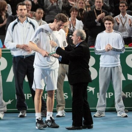Parīzē emocionālā atmosfērā no tenisa atvadījies Safins